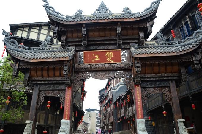 美国阿肯色州两名凶杀嫌疑人越狱 执法部门列为“危险人物”追缉
