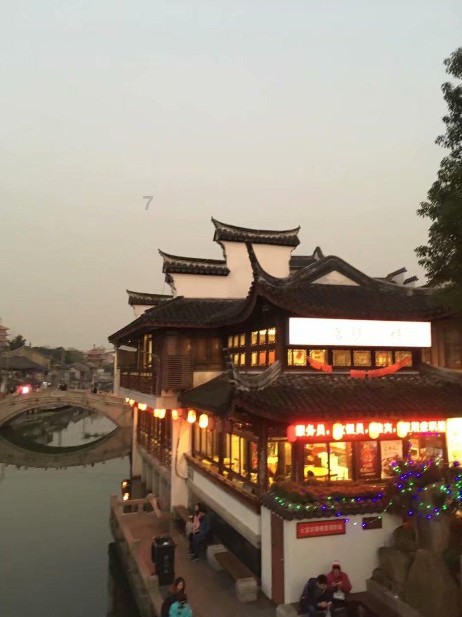 逃离灰色调房屋