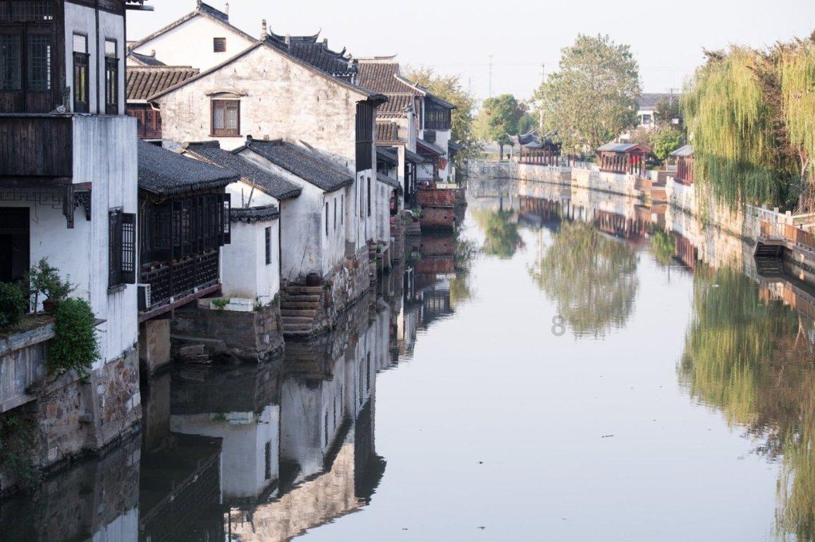 龙地逃生