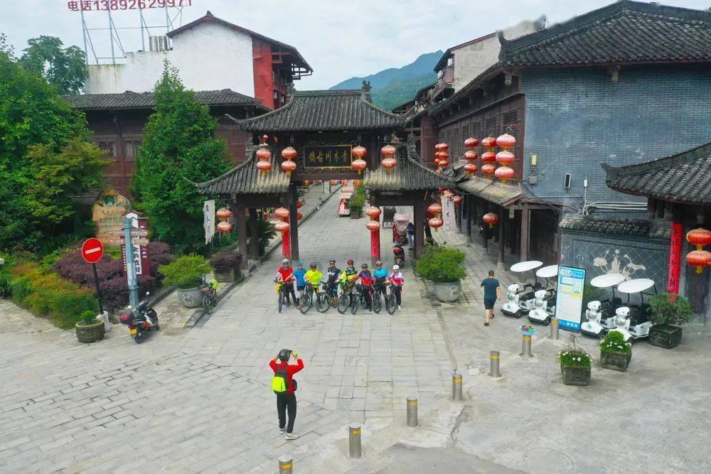 队报:努诺-门德斯周五恢复了巴黎团队训练,接近复出